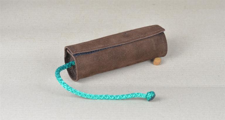 Hundespielzeug leder